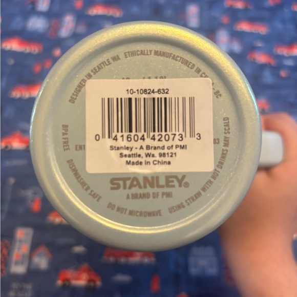 Stanley Quencher H2.0 FlowState 40oz Tumbler – Blueberry Milk - Picture 5 of 8